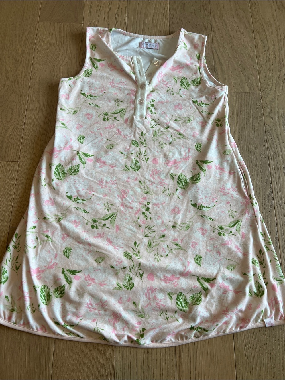 Sweet Honey size Small. Womens gown.